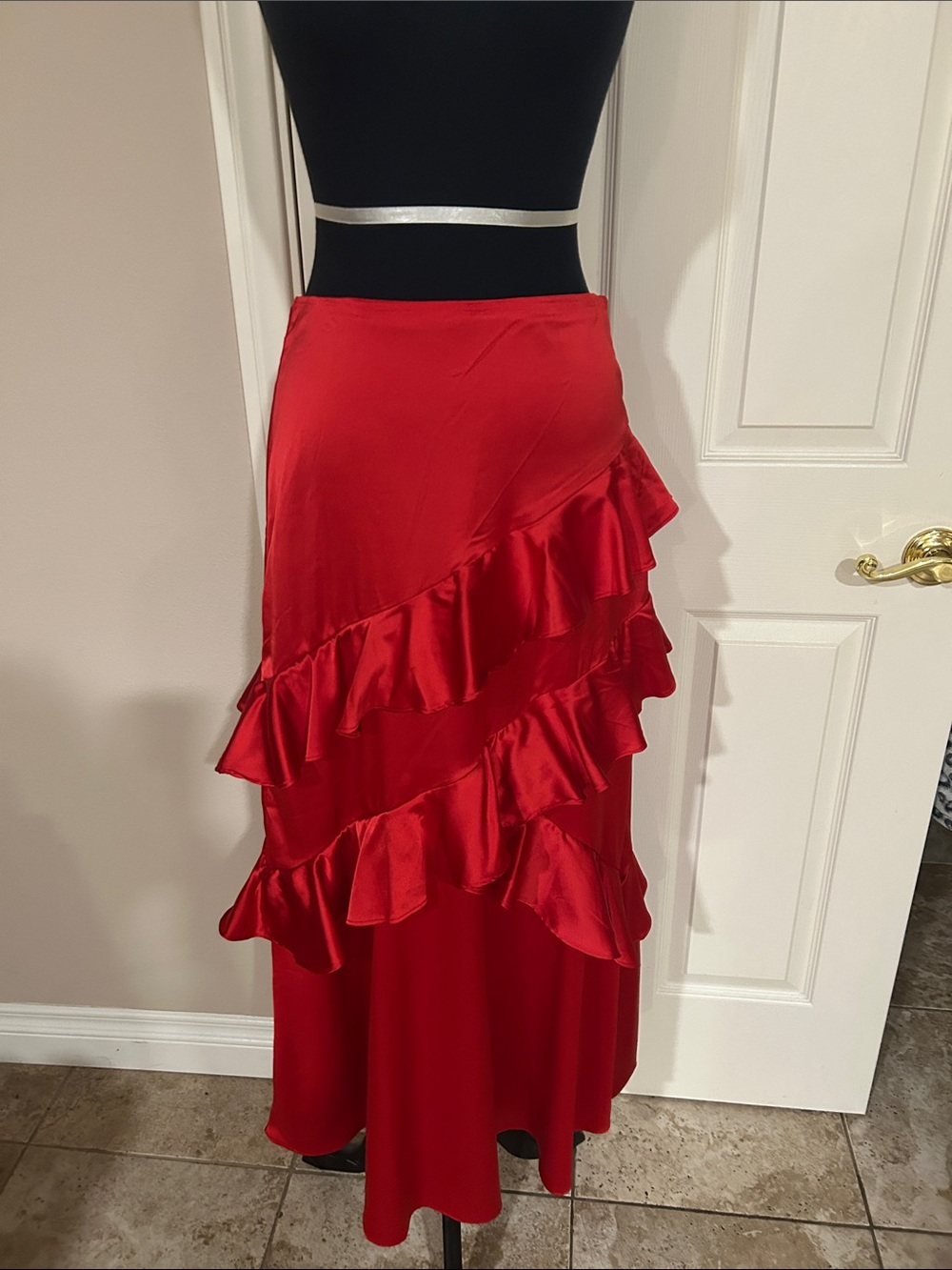 Elegant Ruffled Holiday Red tiered maxi skirt. Great for dates, parties. Size M.